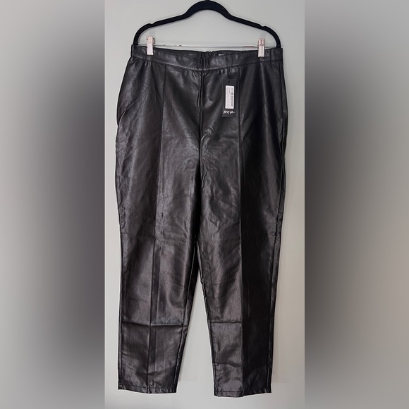 NWT Nasty Gal Faux Leather Tapered Pants - Picture 5 of 10